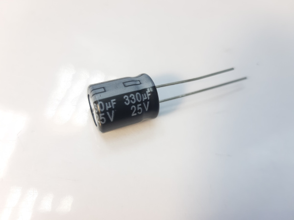 Конденсатор YAGEO 330мкФ 25V 105℃  1.30 (1)