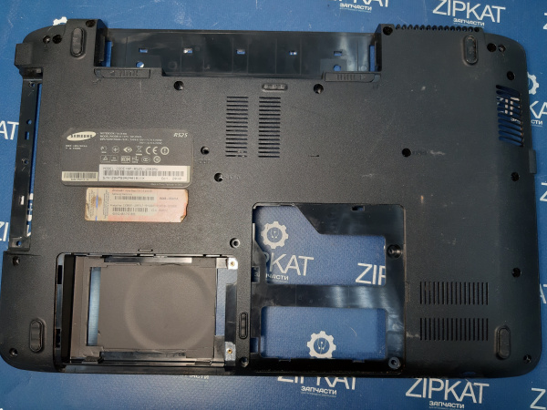 Нижняя часть корпуса (поддон) для ноутбука SAMSUNG NP-R525 BA81-08526A (1)