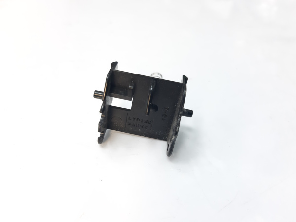 Площадка ролика выхода бумаги Brother HL-2330  LY9132  (1)