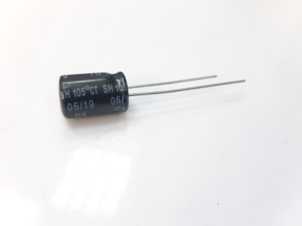 Конденсатор YAGEO 470 мкФ 10V 105°  1,2 0,8см (2)