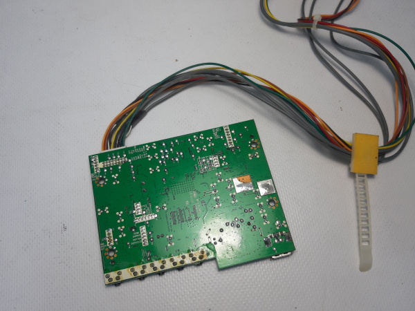 Плата управления кнопками с разъемами USB  карты памяти TV MYSTERY MTV-2217WD (2)