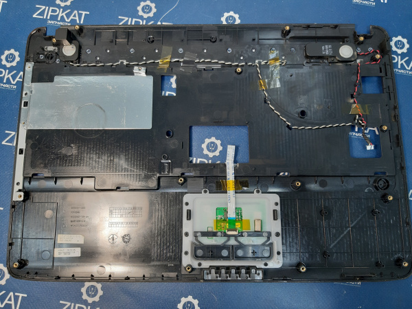 Топ-панель без клавиатуры с тачпадом для ноутбука SAMSUNG NP-R525 BA81-08520A (3)