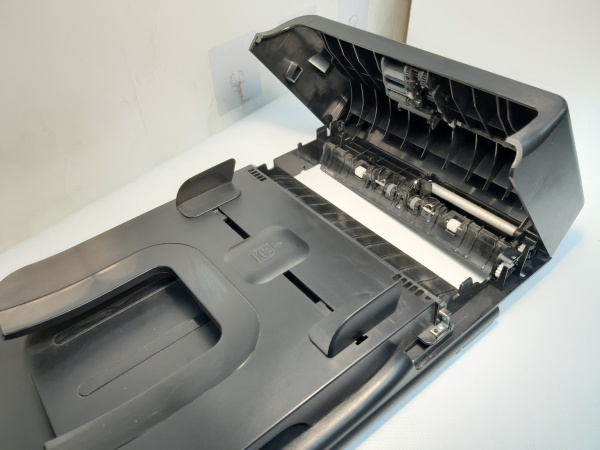 Верхняя крышка стола сканера МФУ с автоподатчиком бумаги HP 1132 1212 1214 (3)