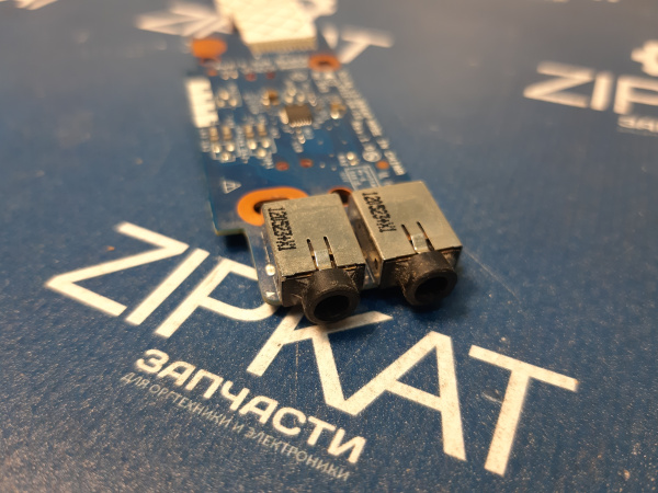 Плата ноутбука с разъемами audio, card reader Samsung NP355V5C  LS-8864p  (4)