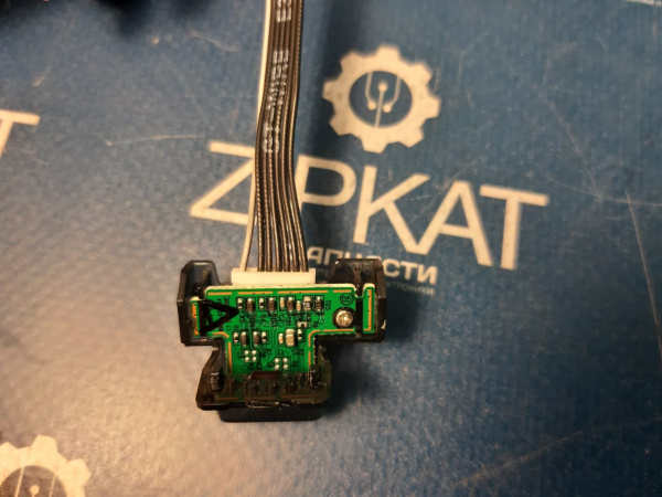 ИК-датчик (плата) со шлейфом для TV SAMSUNG QE49Q6FNAU BN41-02515A (3)