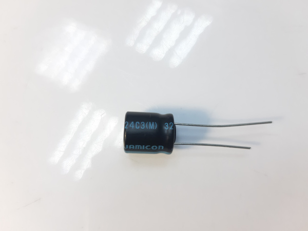 Конденсатор электролитический Jamicon 470мкФ 25V 105° (1)