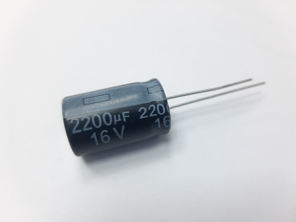 Конденсатор YAGEO 2200 мкФ 16V 105°  21,2см (1)