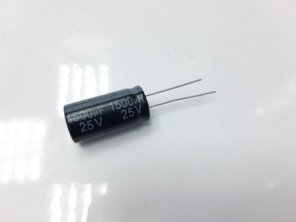 Конденсатор YAGEO 1500мкФ 25V 105°  251,3см (1)