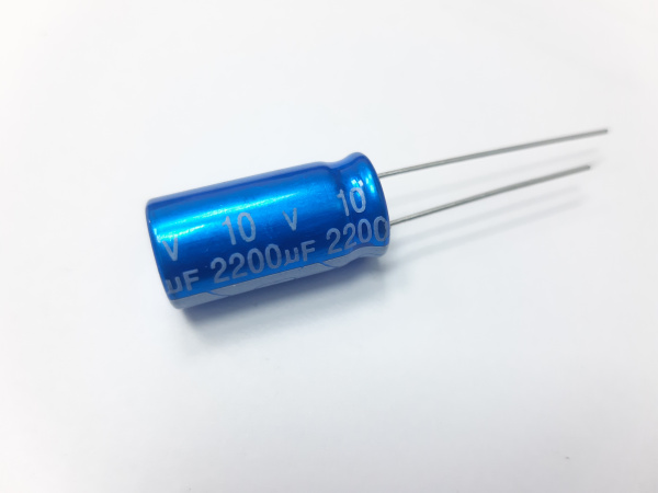 Конденсатор JRB 2200 мкФ10V 105°  21см (1)