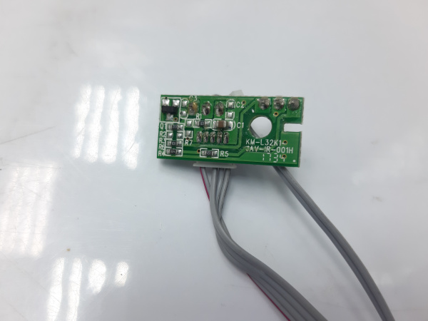 ИК-датчик (плата) на шлейфе для TV DEXP F32D7000C  KM-L32K1 (3)