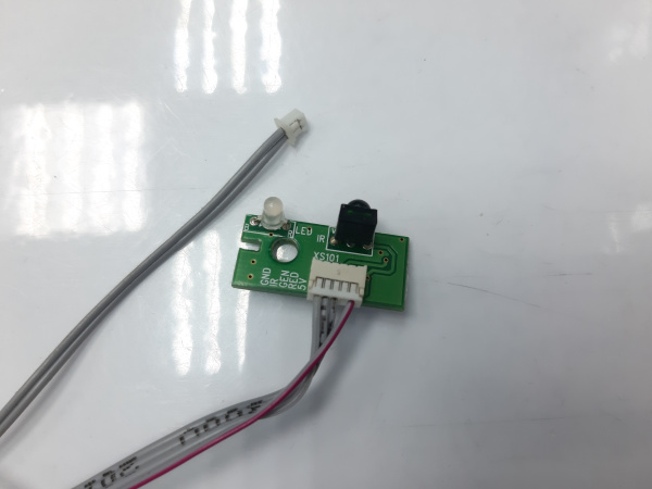 ИК-датчик (плата) на шлейфе для TV DEXP F32D7000C  KM-L32K1 (2)