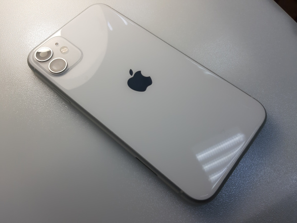 Оригинальная белая задняя крышка для Apple iPhone 11 (3)