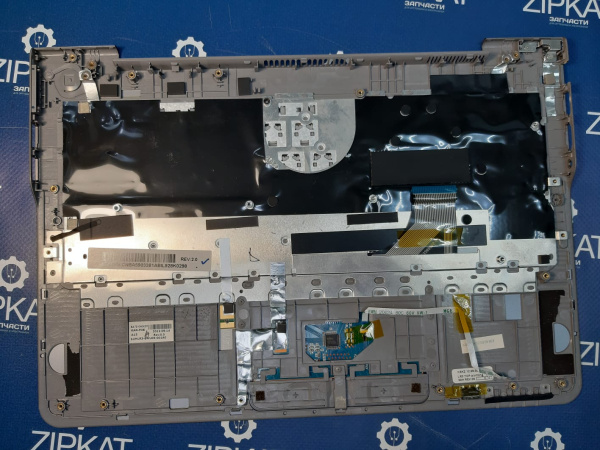 Топ-панель клавиатуратачпад в сборе для Samsung NP530U3C (2)